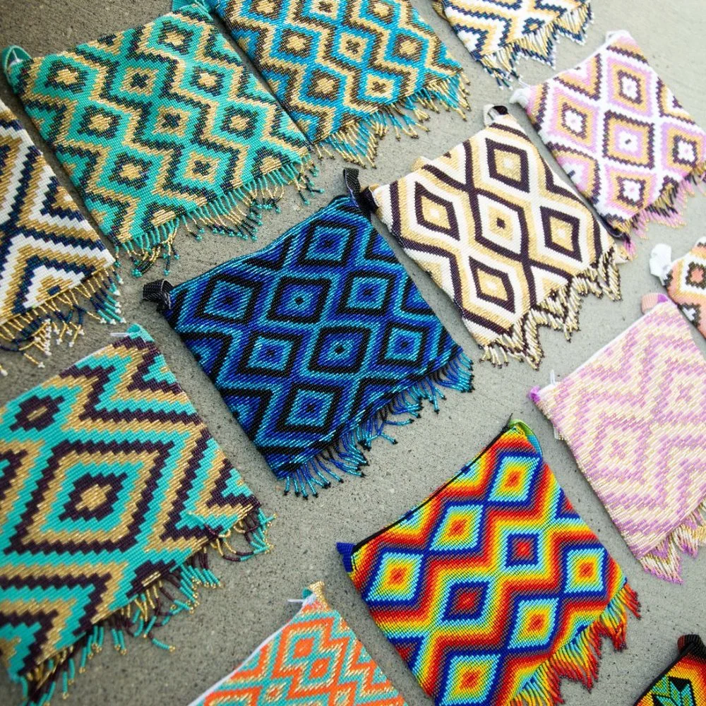 Genuine fully beaded crossover bag! Indignous made beaded bag - Picture 3 of 11